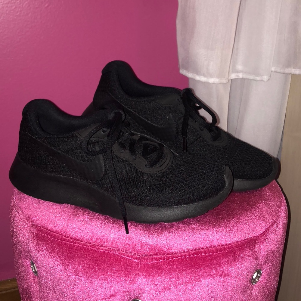 Nike Black Athletic Shoes